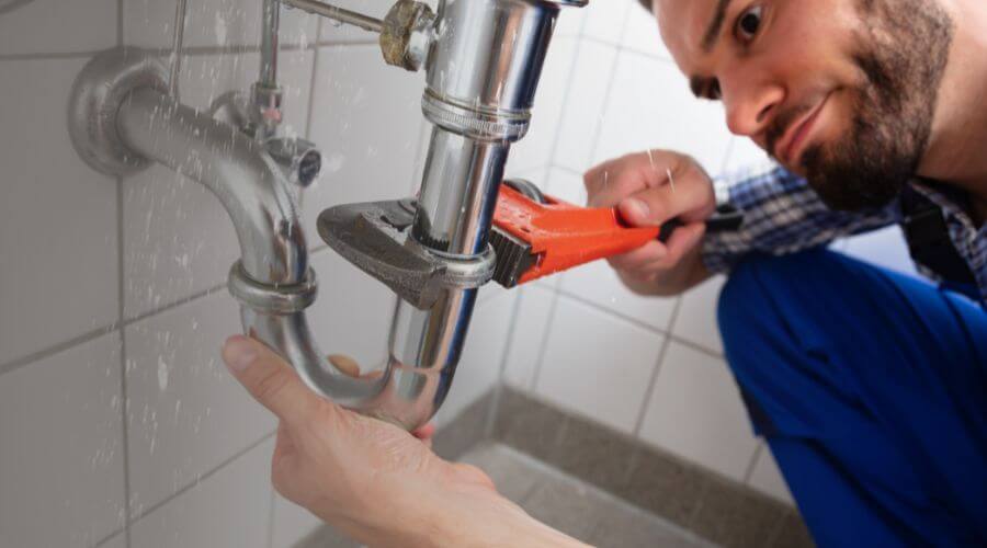 Expert burst pipe repair services in Buffalo, TX